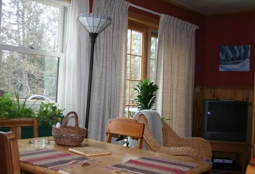 هاستل Poplar Creek Guesthouse