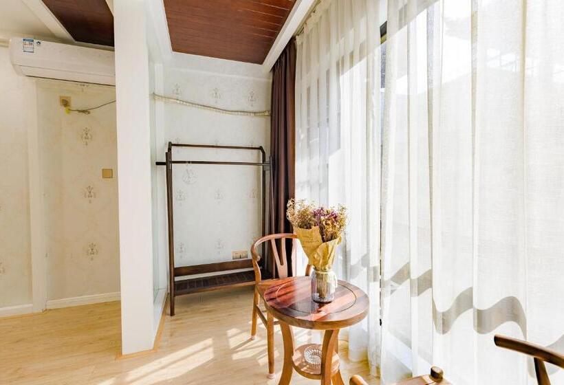 Doudou Meilan Fengqing Inn