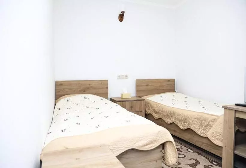 پانسیون Hayi Tun Guest House