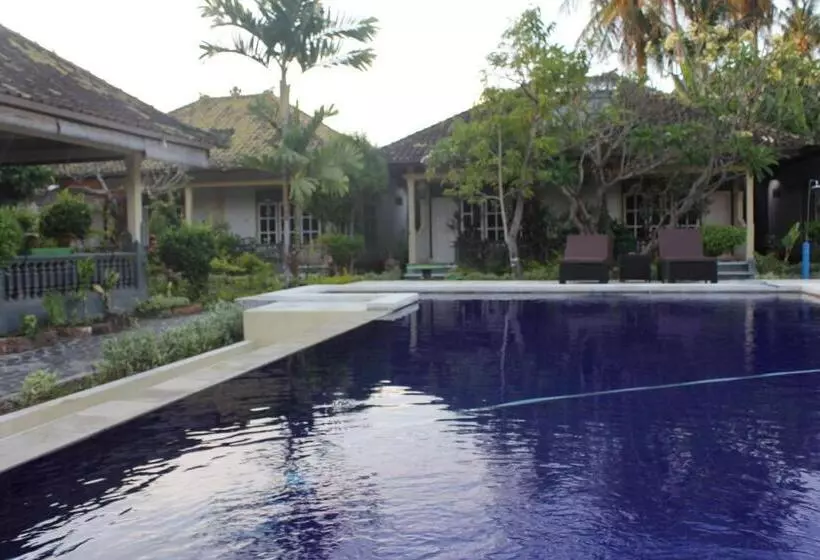 Retkeilymaja Taman Lily S