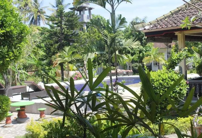Retkeilymaja Taman Lily S