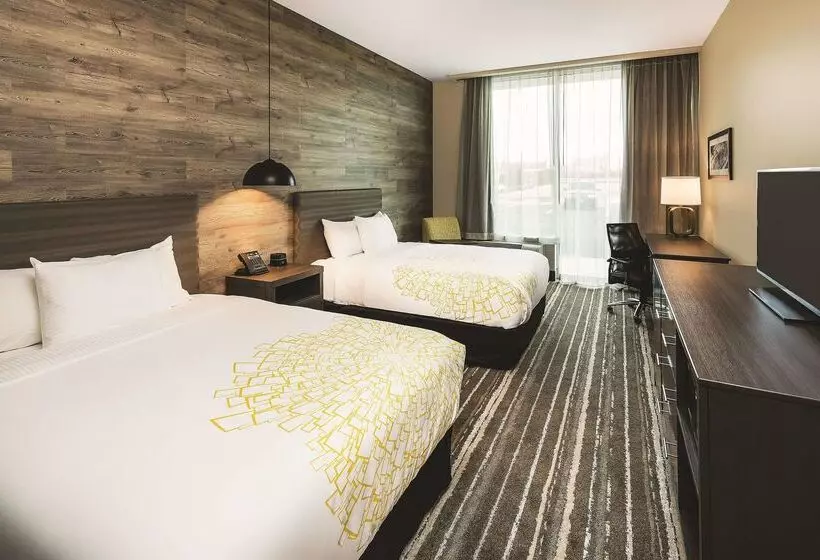 Hotelli La Quinta Inn & Suites By Wyndham Atlanta South   Mcdonough