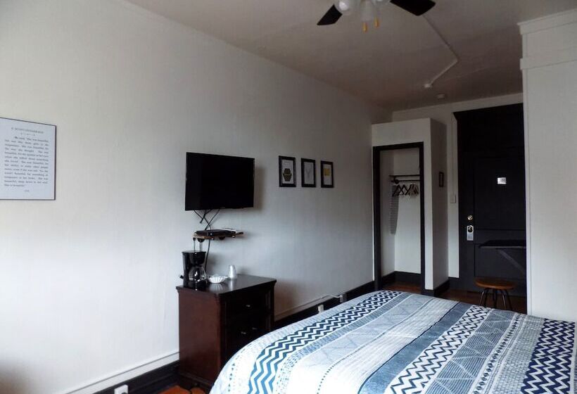 호텔 The Landmark Inn