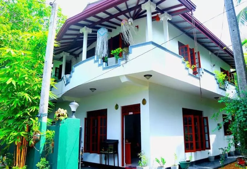 پانسیون Siluni Homes