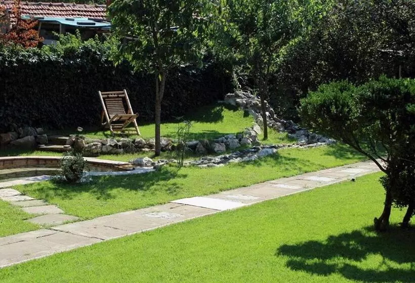 پانسیون Laguna Green Guest House