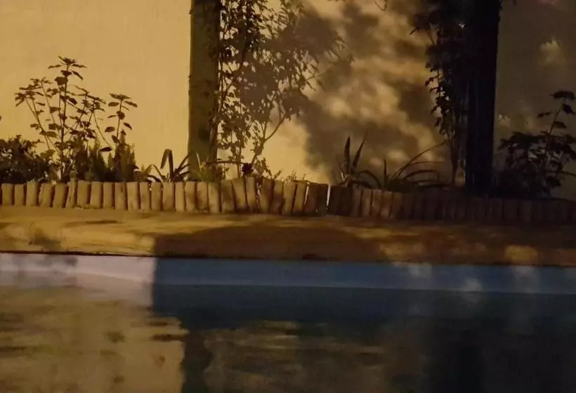 پانسیون Pioneers Self Catering