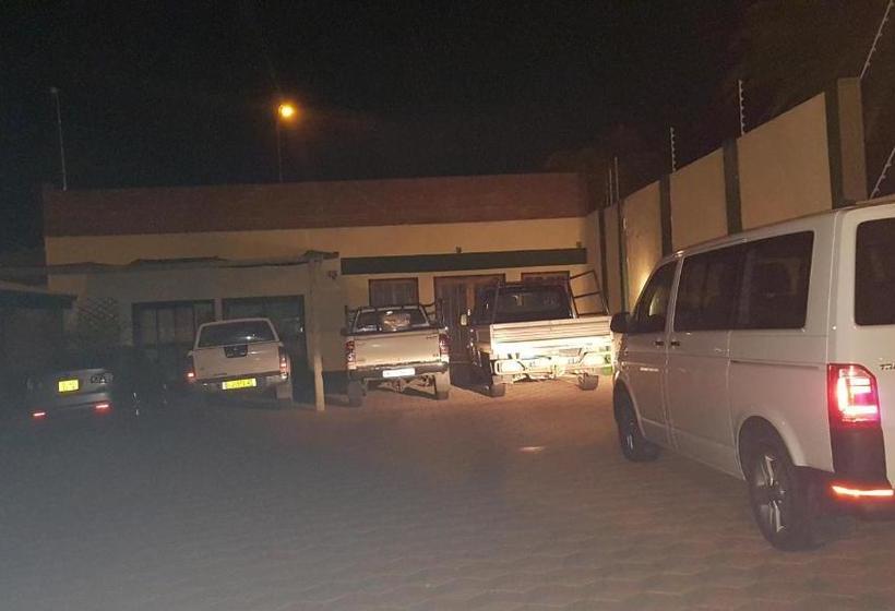 پانسیون Pioneers Self Catering