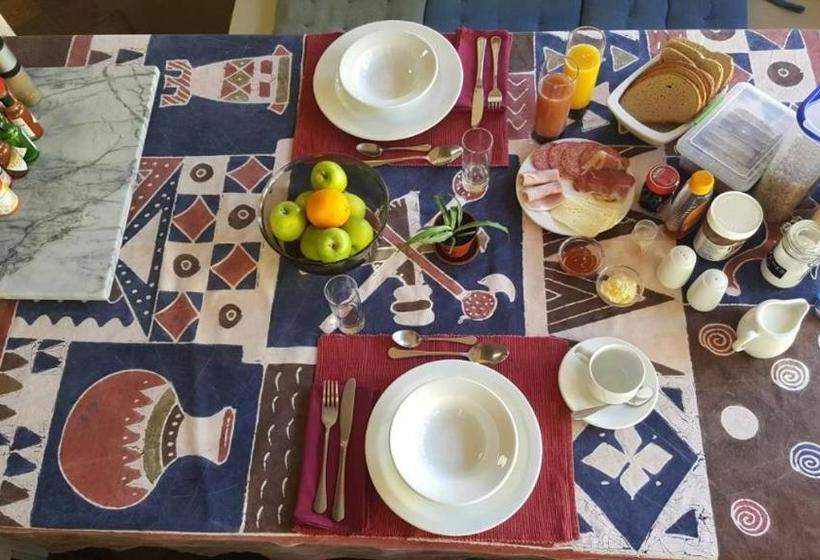 پانسیون Pioneers Self Catering