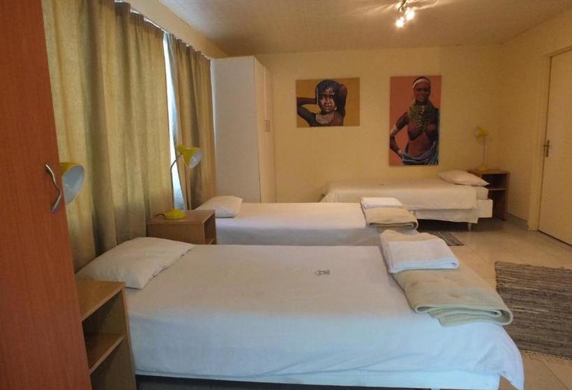 پانسیون Pioneers Self Catering