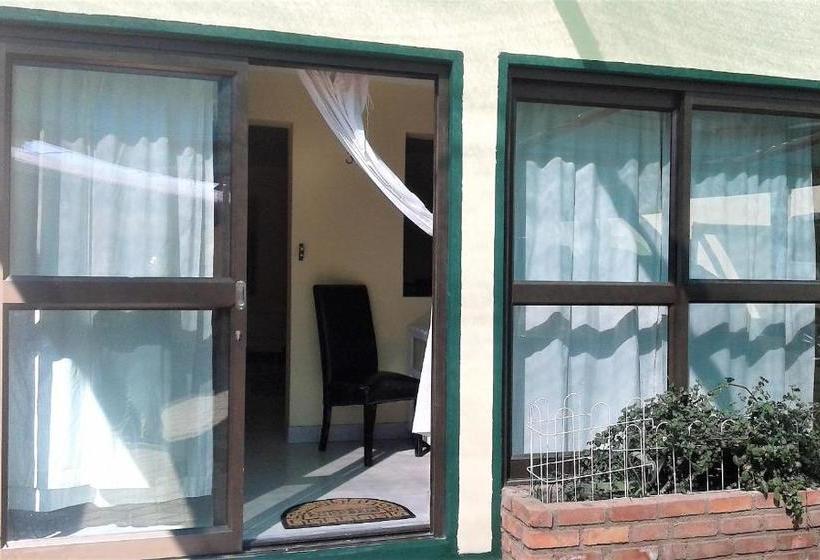 پانسیون Pioneers Self Catering