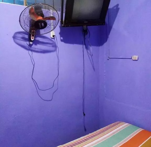 ペンション Hospedaje Independencia Pucallpa