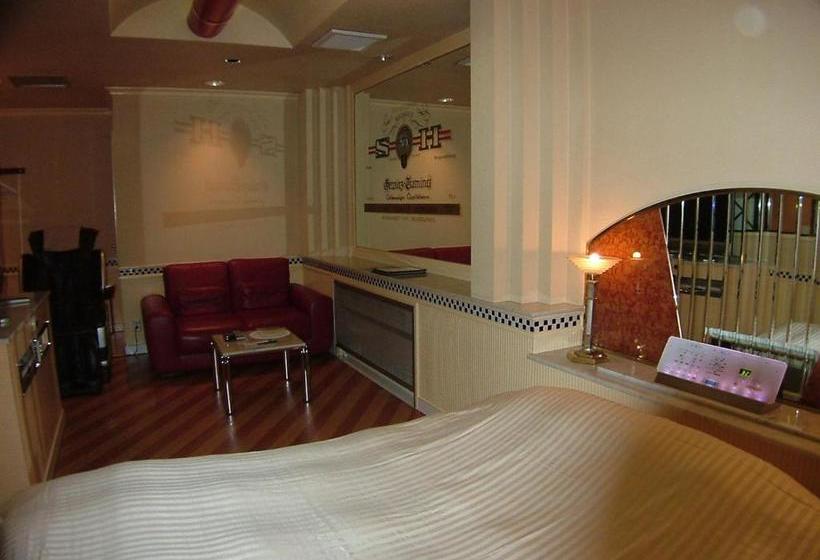 Отель J House 1