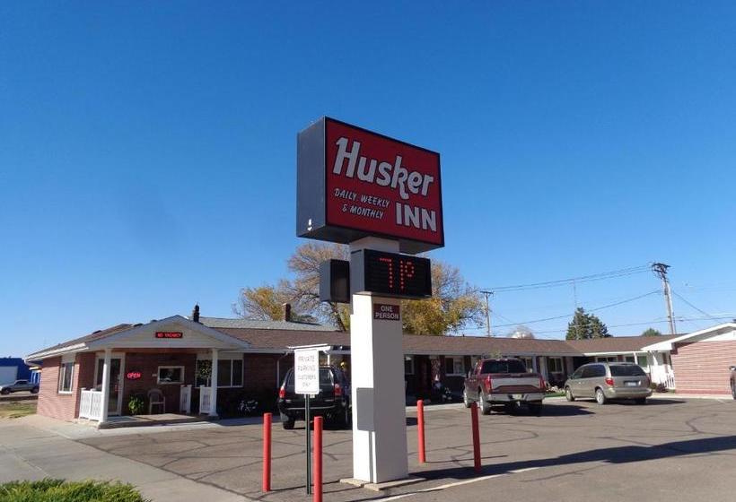 فندق على الطريق Husker Inn