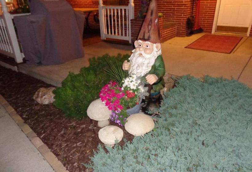 فندق على الطريق Husker Inn