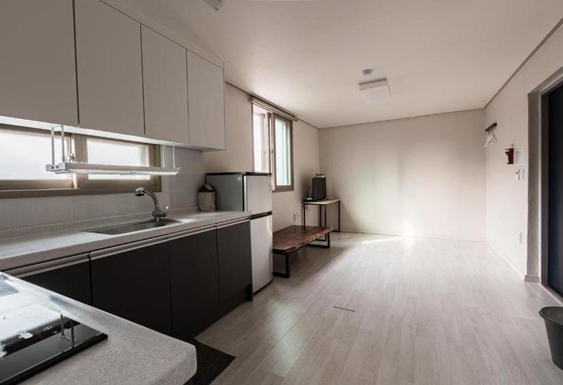 Pension (Hôtel basse catégorie) Gongju Ein Haus 2