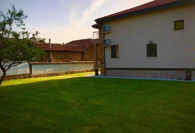 پانسیون Sirakovata Kushta
