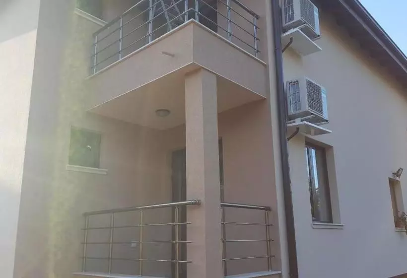 پانسیون Sirakovata Kushta