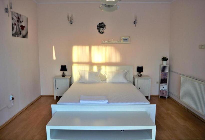 Pensió Casa Rendez Vous