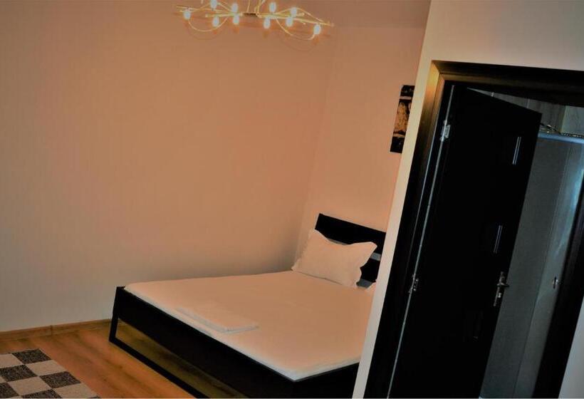 Pensió Casa Rendez Vous