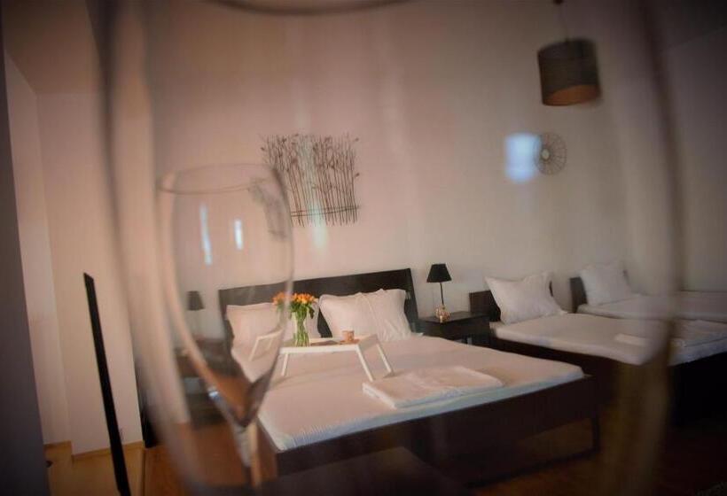 Pensió Casa Rendez Vous