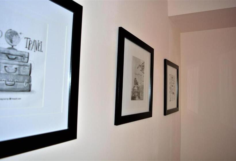 Pensió Casa Rendez Vous