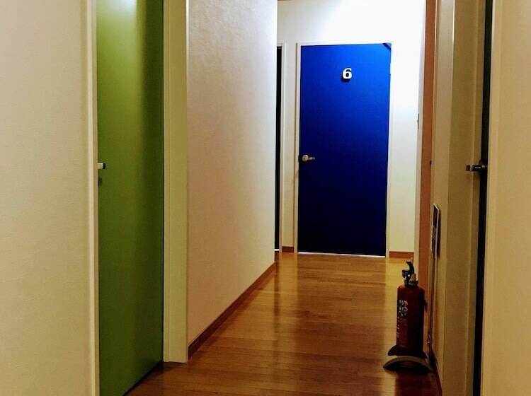 Пансион Guesthouse Lululu 無料朝食&夕食カレー 街まで電車8分 ローソン隣