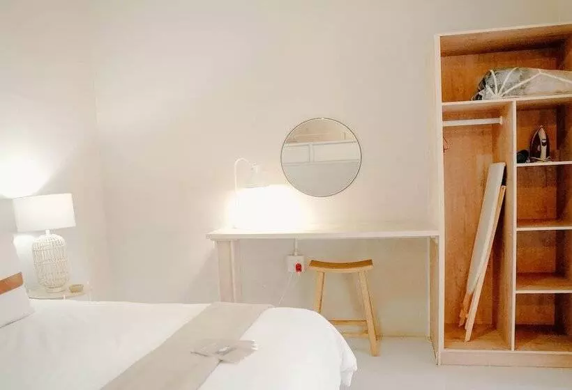 Majatalo Lighthouse Guesthouse & Cafe