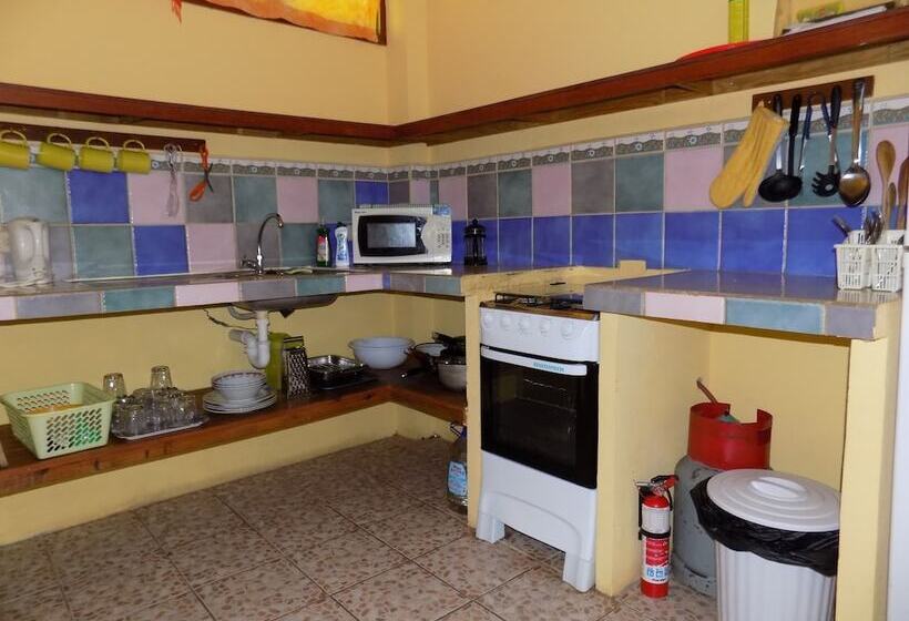 پانسیون Boatview Apartments