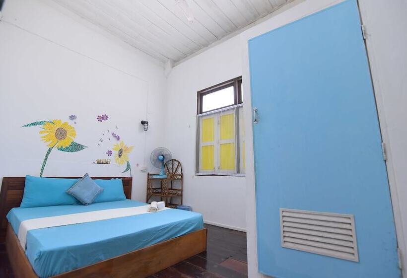 بنسيون Blue Juice