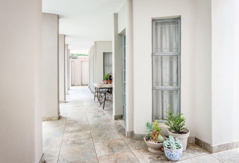 פנסיון Adato Guesthouse