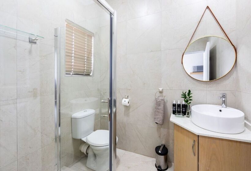 פנסיון Adato Guesthouse