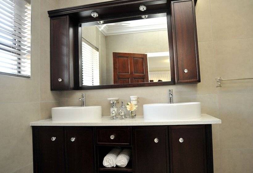 פנסיון Adato Guesthouse