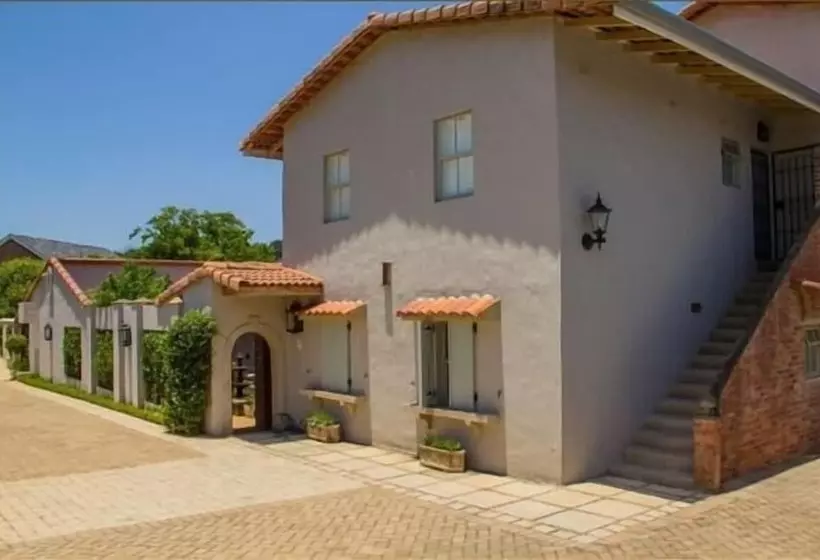 Majatalo Maison H Guest House
