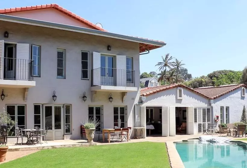 Majatalo Maison H Guest House