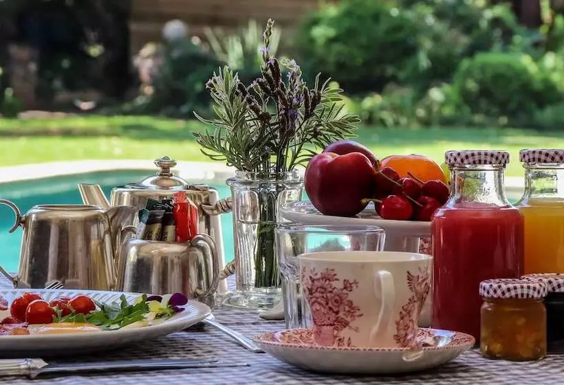Majatalo Maison H Guest House