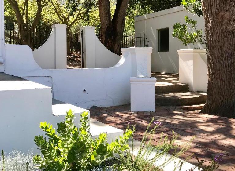 بنسيون Mooibaai