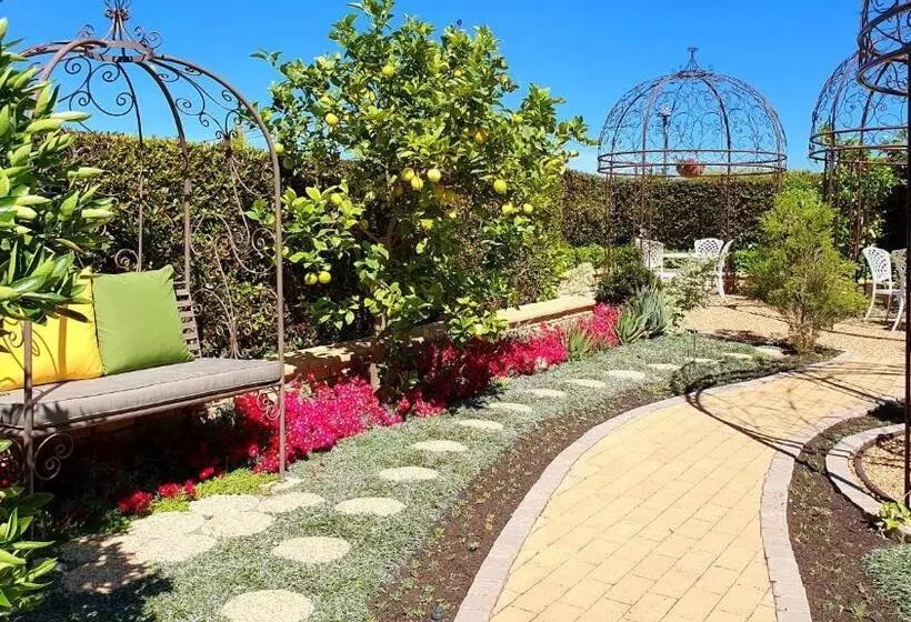 پانسیون Villa Adalbert Guesthouse