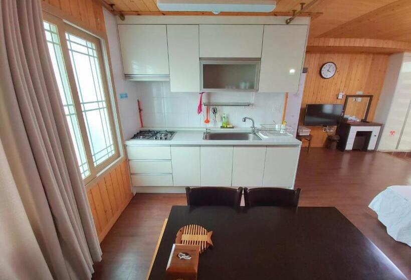 Pensão Feeling Good House