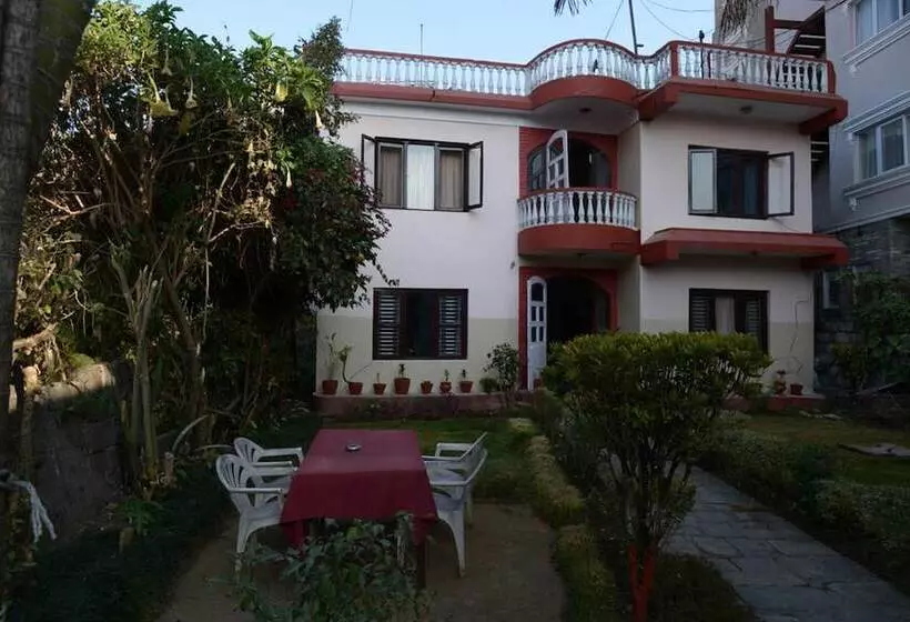 پانسیون Nepali Cottage Guest House