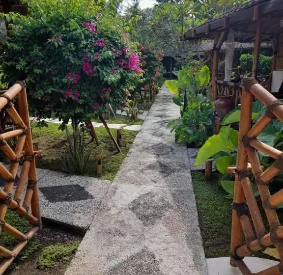 Majatalo Tua Tua Keladi Bungalows