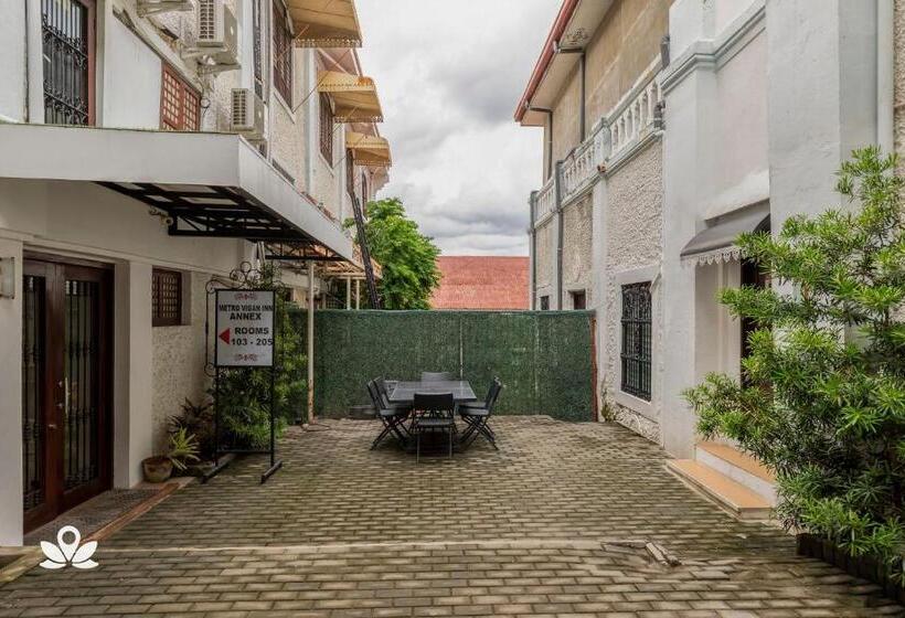 호스텔 Metro Vigan Inn Near Plaza Salcedo Ilocos Sur