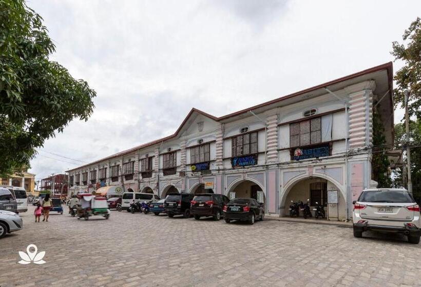 호스텔 Metro Vigan Inn Near Plaza Salcedo Ilocos Sur