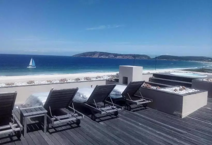 پانسیون Lodge On The Bay