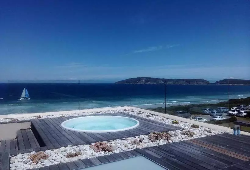 پانسیون Lodge On The Bay