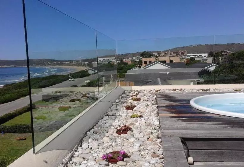 پانسیون Lodge On The Bay