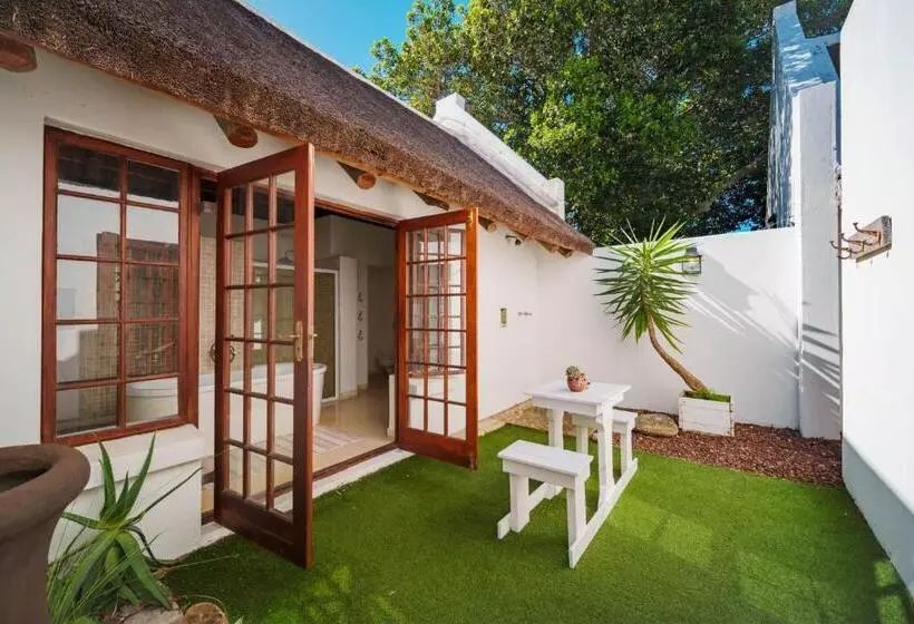 Majatalo Cottage On College