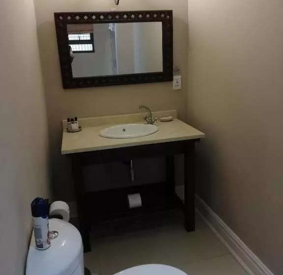 پانسیون Fairway Guest House