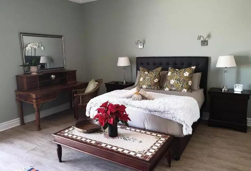 پانسیون Fairway Guest House