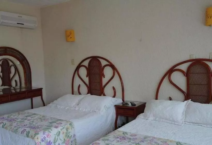 ペンション Villa Cupatitzio