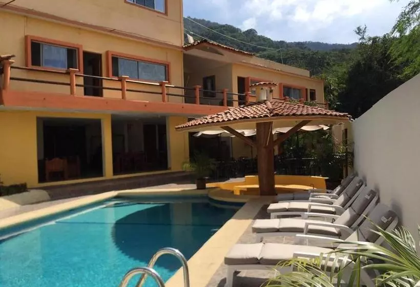 ペンション Villa Cupatitzio